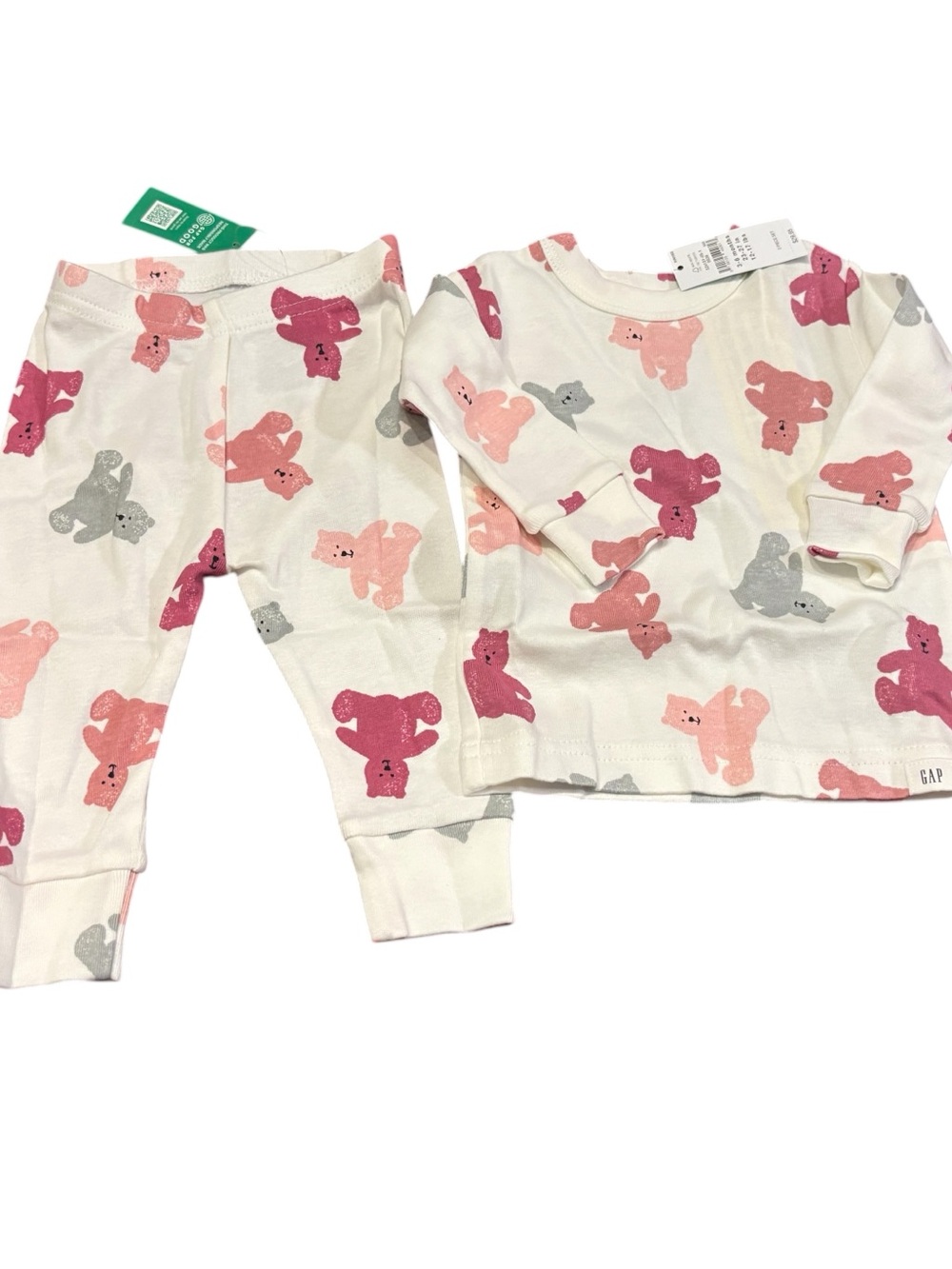 NWT Baby Gap Christmas teddy bear footed sleeper, NB or 0-3M